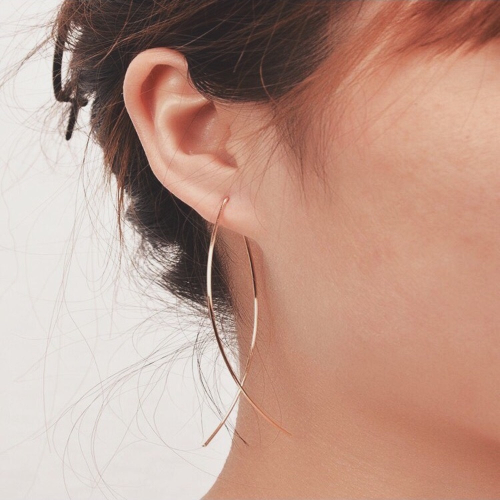 ✨SALE✨ Gold Simple Dangle Earrings!
